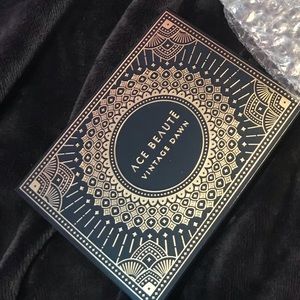 "Vintage down" eyeshadow palette